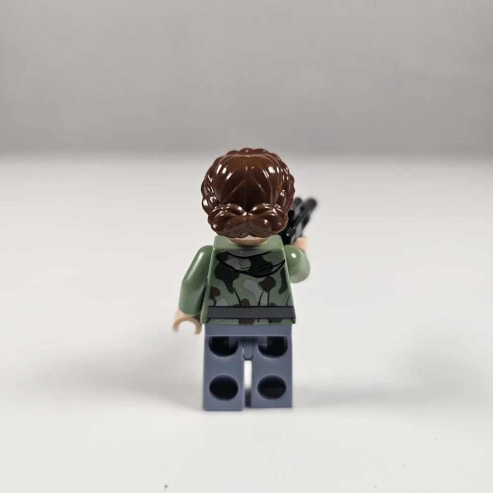 LEGO Star Wars Princess Leia Endor Minifigure SW0235 8038 w/ Blaster